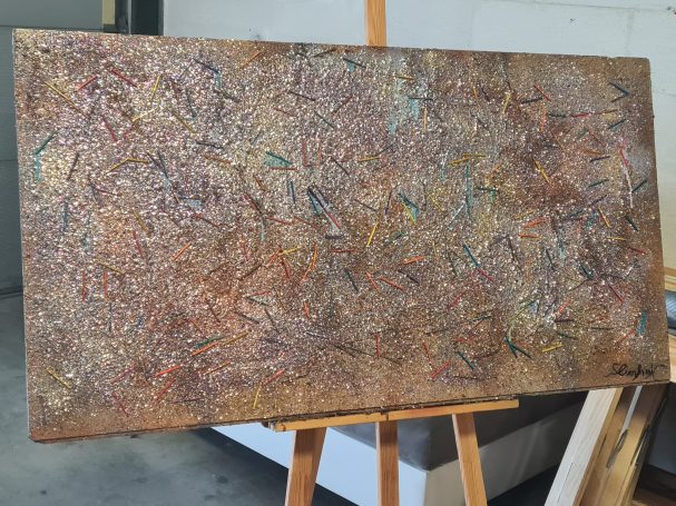 Tableau abstrait aux couleurs variées, texturé avec des motifs organiques.